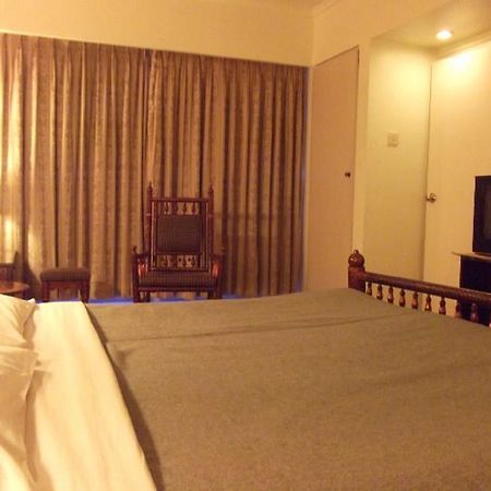 Hotel Bluehill Бхавнагар Екстер'єр фото