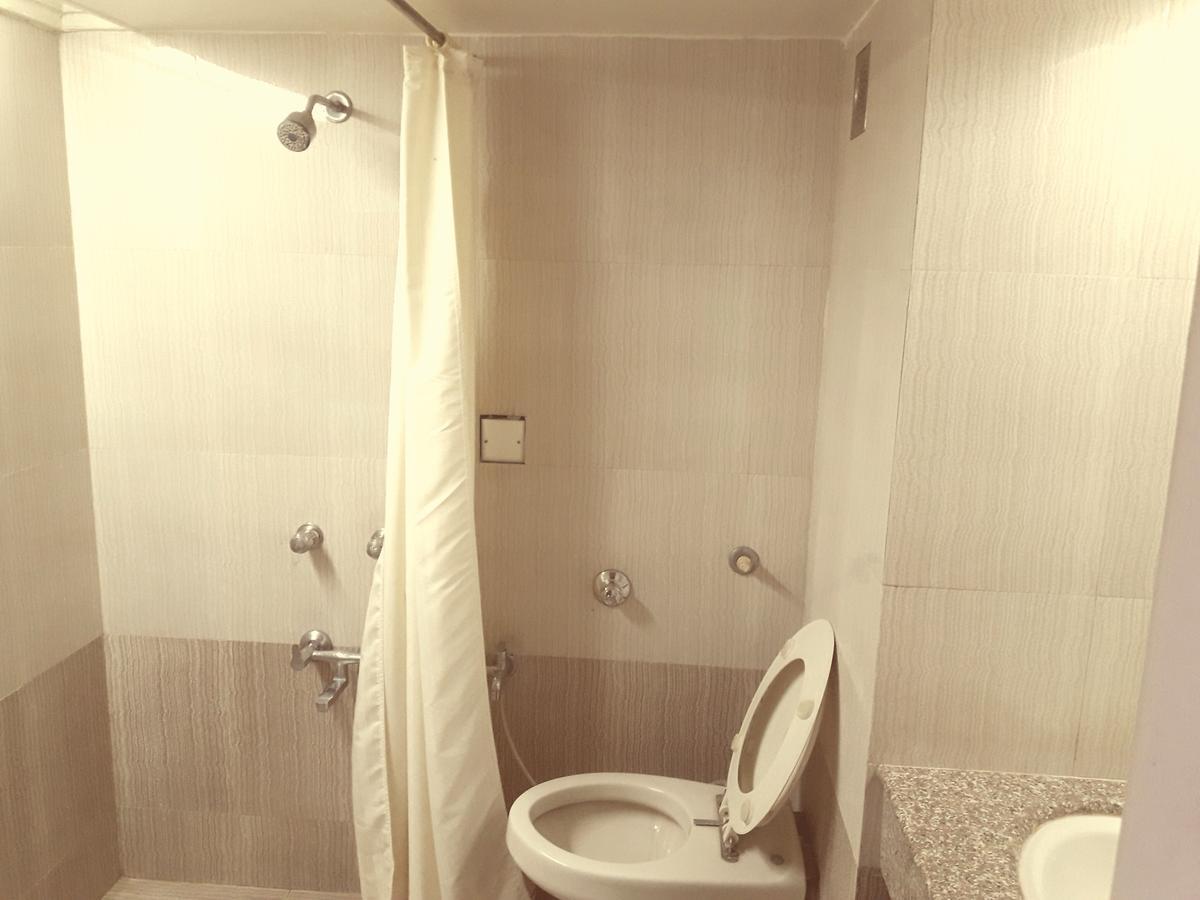 Hotel Bluehill Бхавнагар Екстер'єр фото